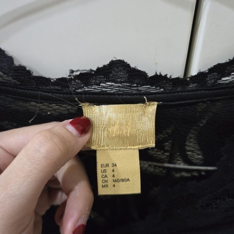 bodysuit transparan wanita.