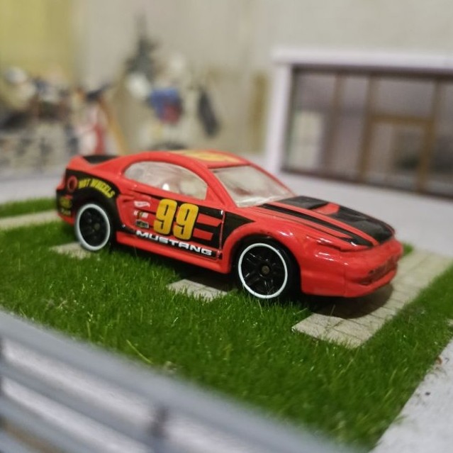 Hot wheels 99 MUSTANG