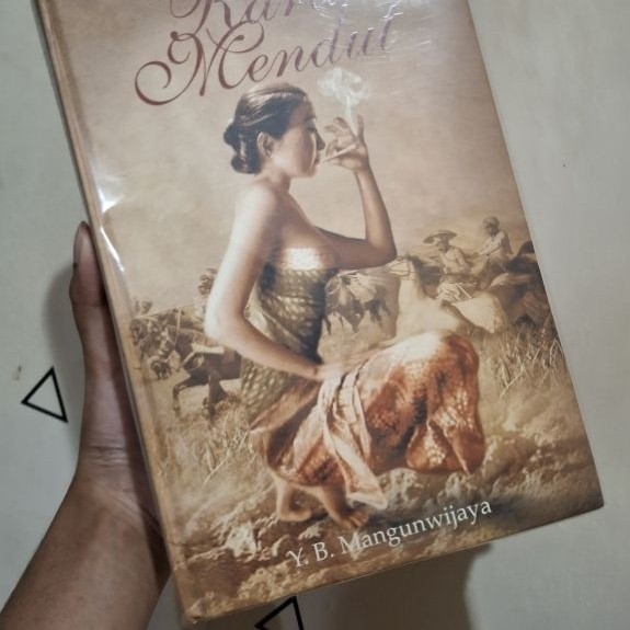 RARA MENDUT BY YB MANGUNWIJAYA HARDCOVER RARE EDITION