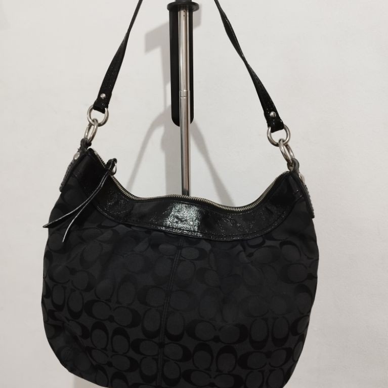 Coach** hobo vintage hitam