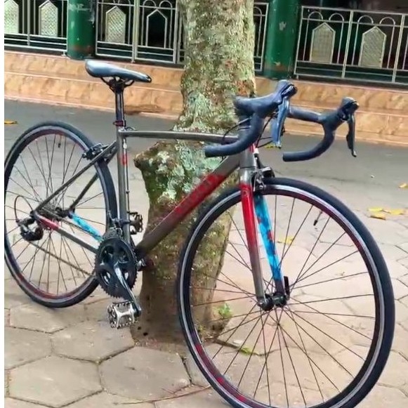 Roadbike polygon strattos s3 2022 size S (sepeda bekas)