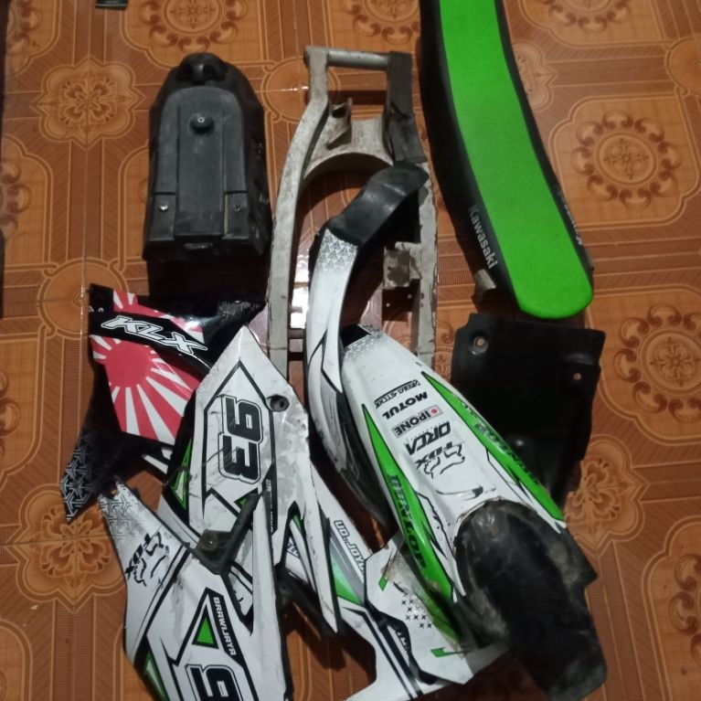 Bodyset tangki swing arm kx 250 pnp klx