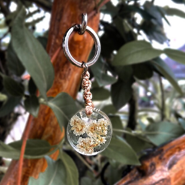 gantungan kunci resin edelweiss koin by anjay.edelweiss
