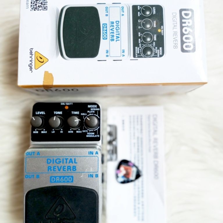Behringer DR600 Digital Reverb pedal efek gitar bass
