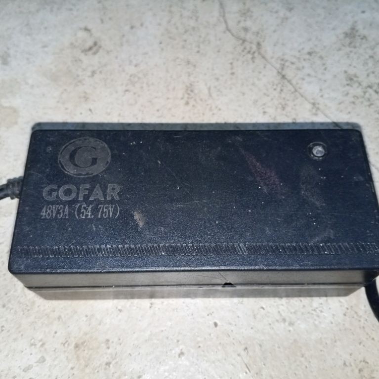 charger sepeda listrik lhitium original Gofar bekas baik