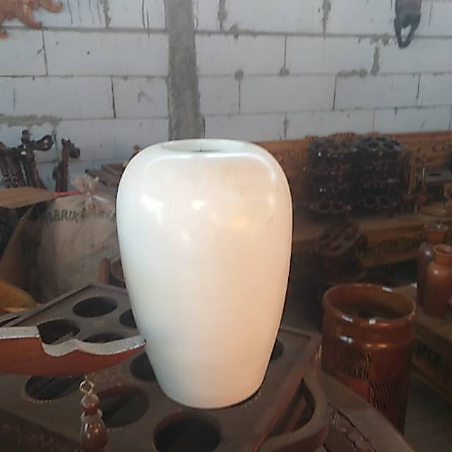 Guci kayu jati tanpa tutup