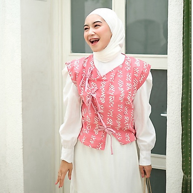 Delova Wardrobe - LAURA VEST Premium Rompi Batik Vintage Bahan Katun Tali Pita Outfit Atasan Wanita Outer Luaran Baju Pakaian Viral Lebaran Raya Kebaya Kondangan Wisuda Kekinian Simple Elegan Chinese