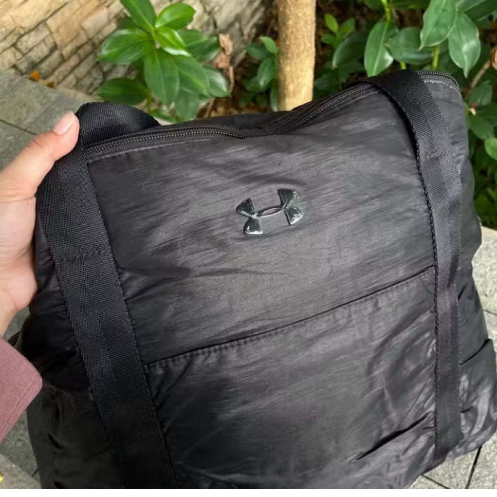 Preloved Tas Under Armour Black
