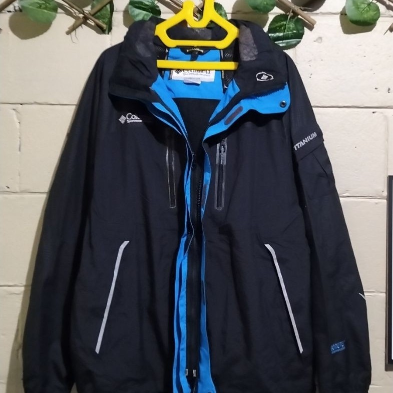 OUTDOOR JACKET COLUMBIA TITANIUM GORPCORE GORETEX.