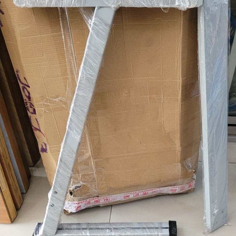 Kaki Meja Mesin Jahit kecil . Z . besi tebal. kuat . kaki z