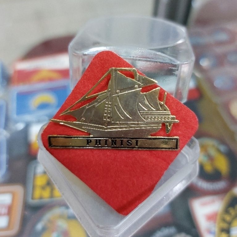Pin PHINISI magnet