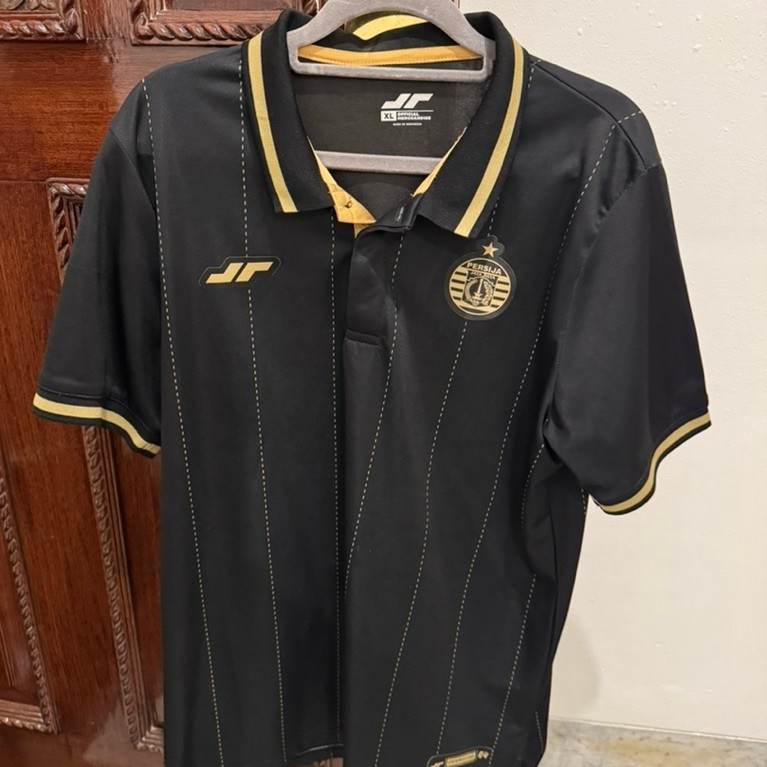 Persija Jakarta Anniversary Jersey – Black Gold Edition