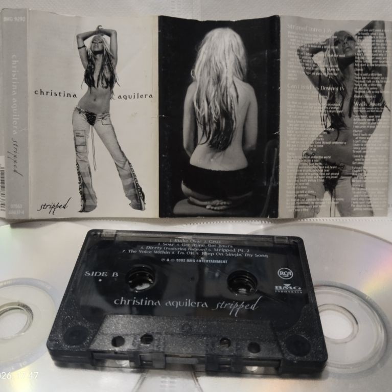 kaset pita christina aguilera STRIPPED