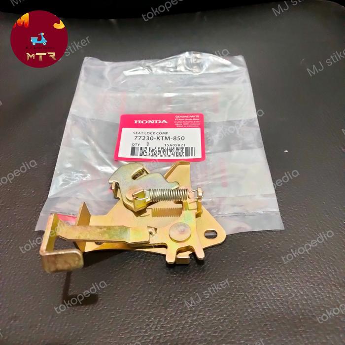 Lawan Kunci Jok Dalam Honda Supra X 125 2005-2012.  77230-KTM-850