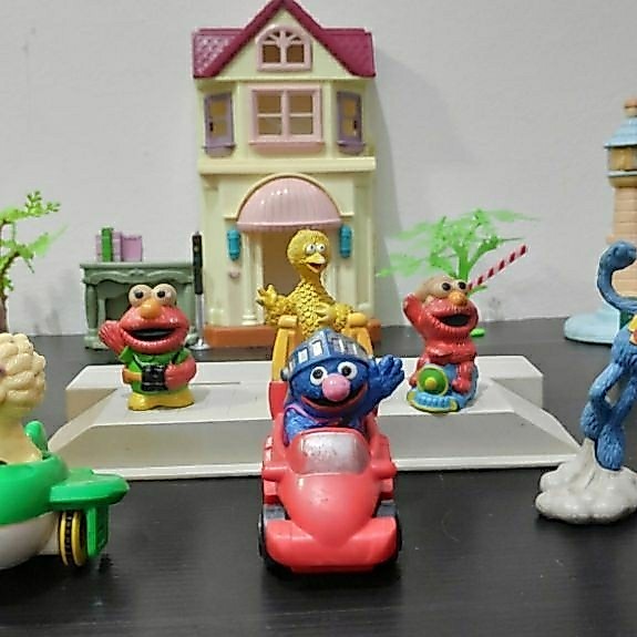Mainan Sesame Street lucu