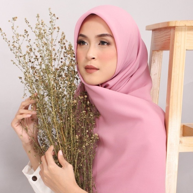 Hijab Segiempat Bella Square Soft Premium Daily Wear Muslimah Bella Square Hijab Polos Premium Mudah