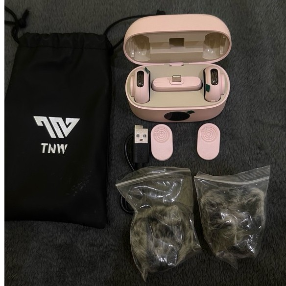 (Preloved) TNW A37 Wireless Microphone 2-in-1 Clip On Mic Magnetic Mickrofon HP Plug & Play