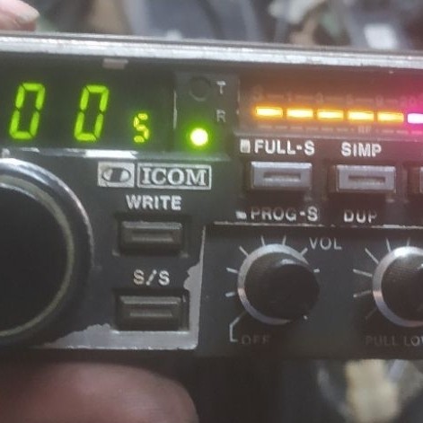 Rig icom ic 25a.