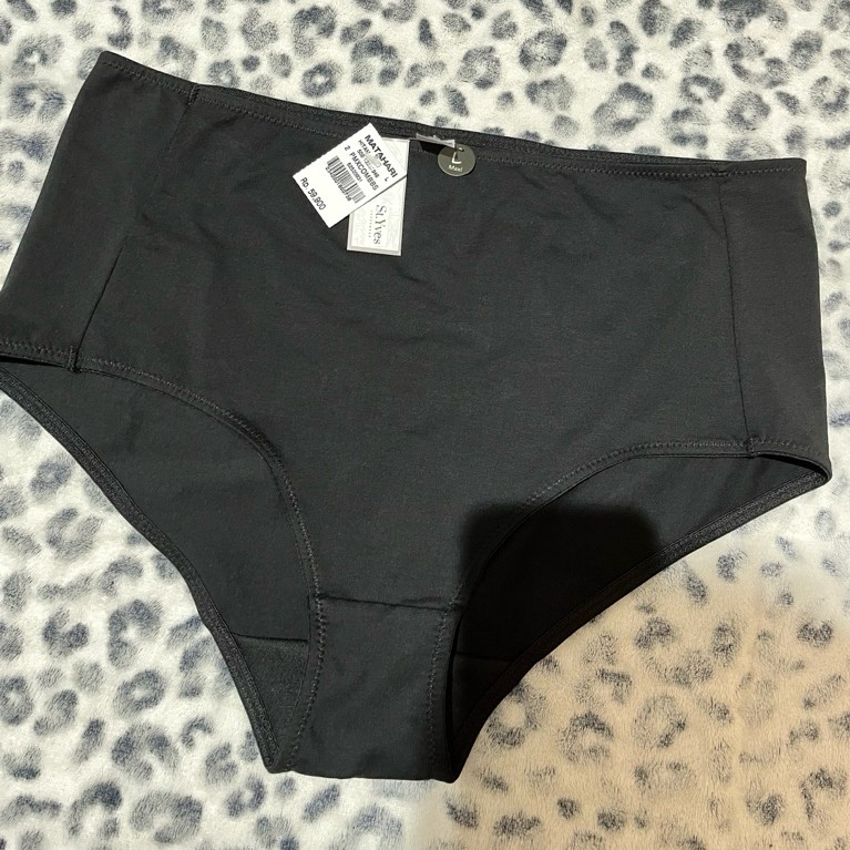 Celana Dalam St.Yves