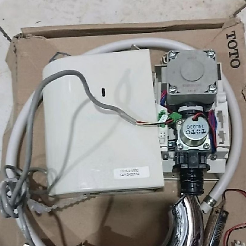 KRAN WASTAFEL SENSOR TOTO TN78-9V800