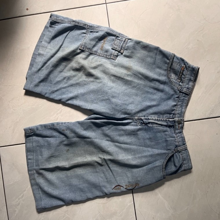 jorts baggy jeans