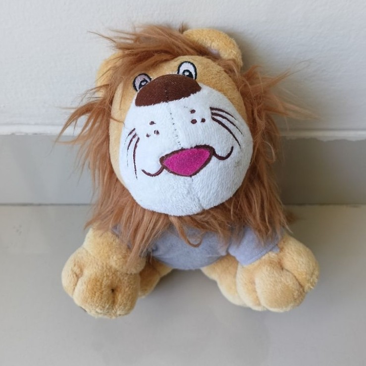 Preloved boneka singa Lion doll cute plushie