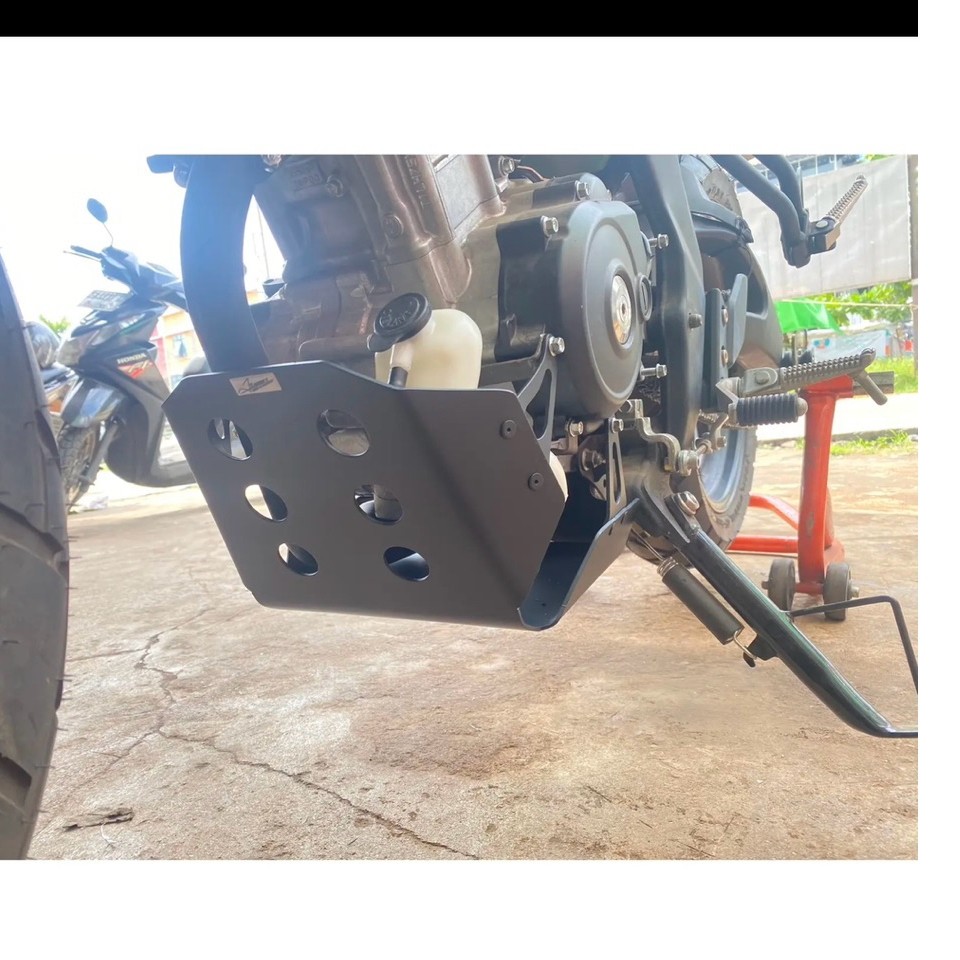 Skitplate cover engine Yamaha XSR155 customs black doff