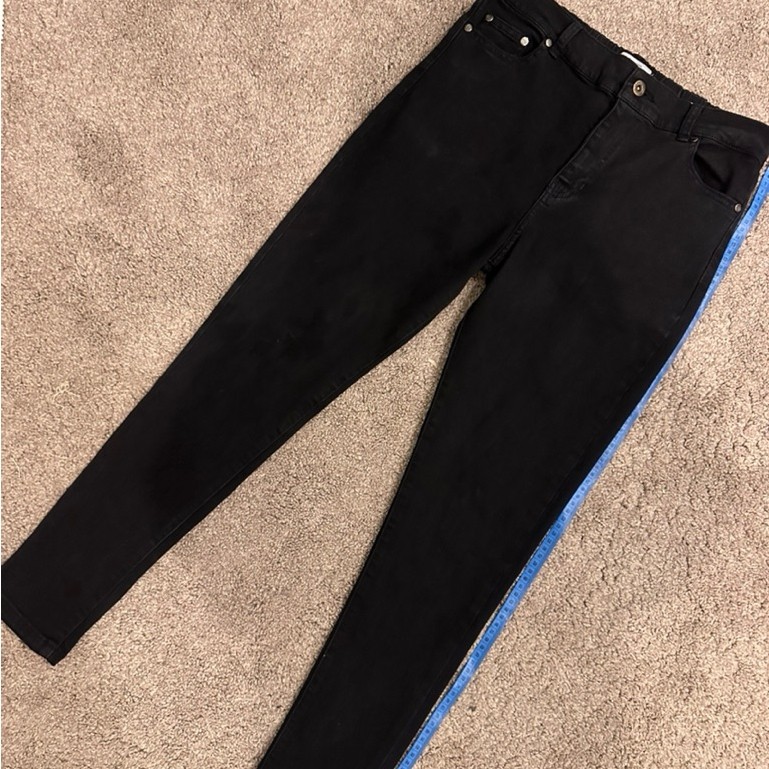 Celana hitam Levis Wanita (Preloved)