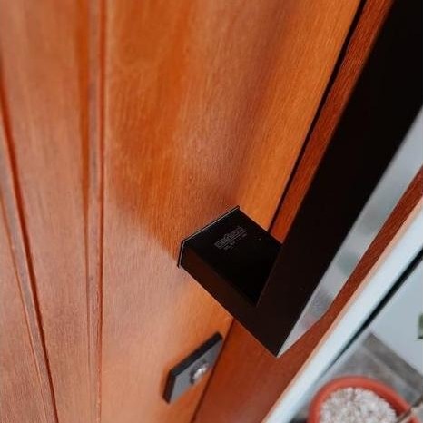 PULL HANDLE SQ PH 801 40X20X600X620 BLACK Tarikan Pintu Minimalis