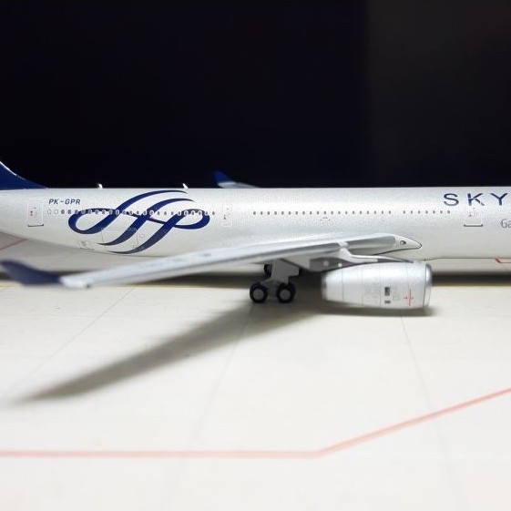 Diecast Pesawat Garuda Indonesia - Airbus A330-300 - registration PK-GPR with Skyteam Livery NG Mode