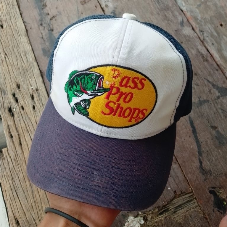 bass pro shop trucker