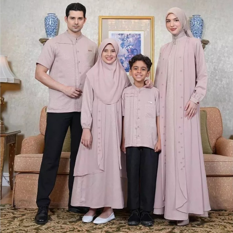 SERAGAM KELUARGA MUSLIM SARIMBIT MERK NIBRAS RAYA SERIES ASHAKU DUSTY MAUVE 2026 | GAMIS IBU WARNA P