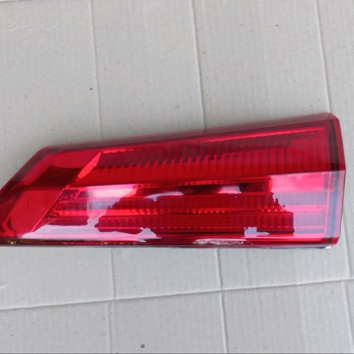 Reflektor calya / lampu bagasi calya / reflaktor sigra / reflektor bagasi sigra - kanan