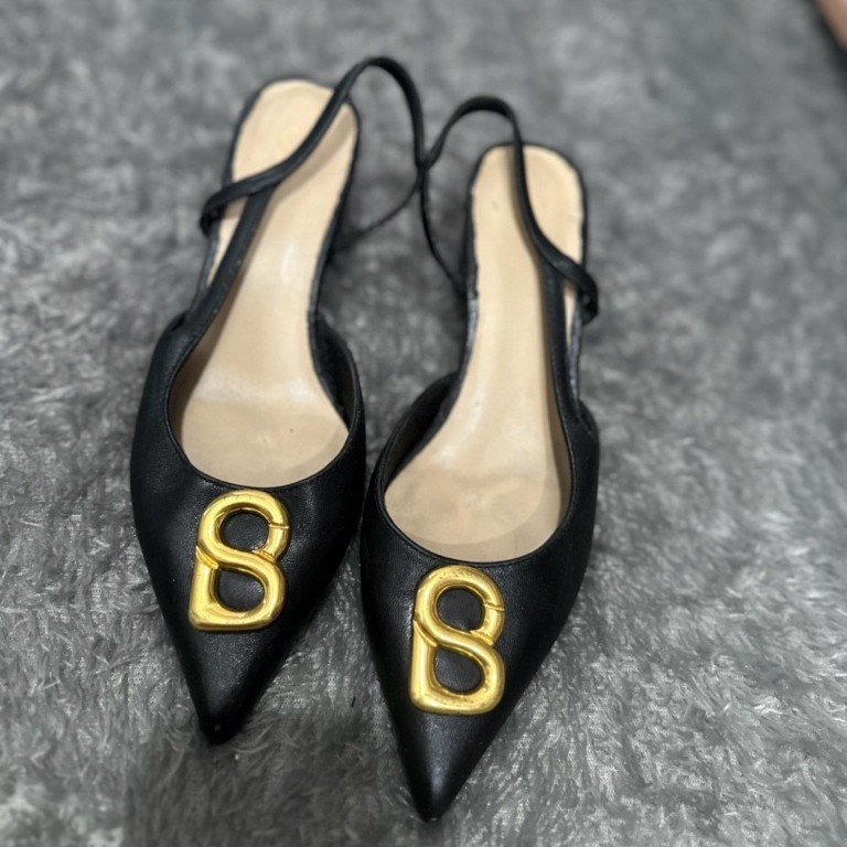 Preloved sepatu buttonscarves size 37, video detail di chat ya kak