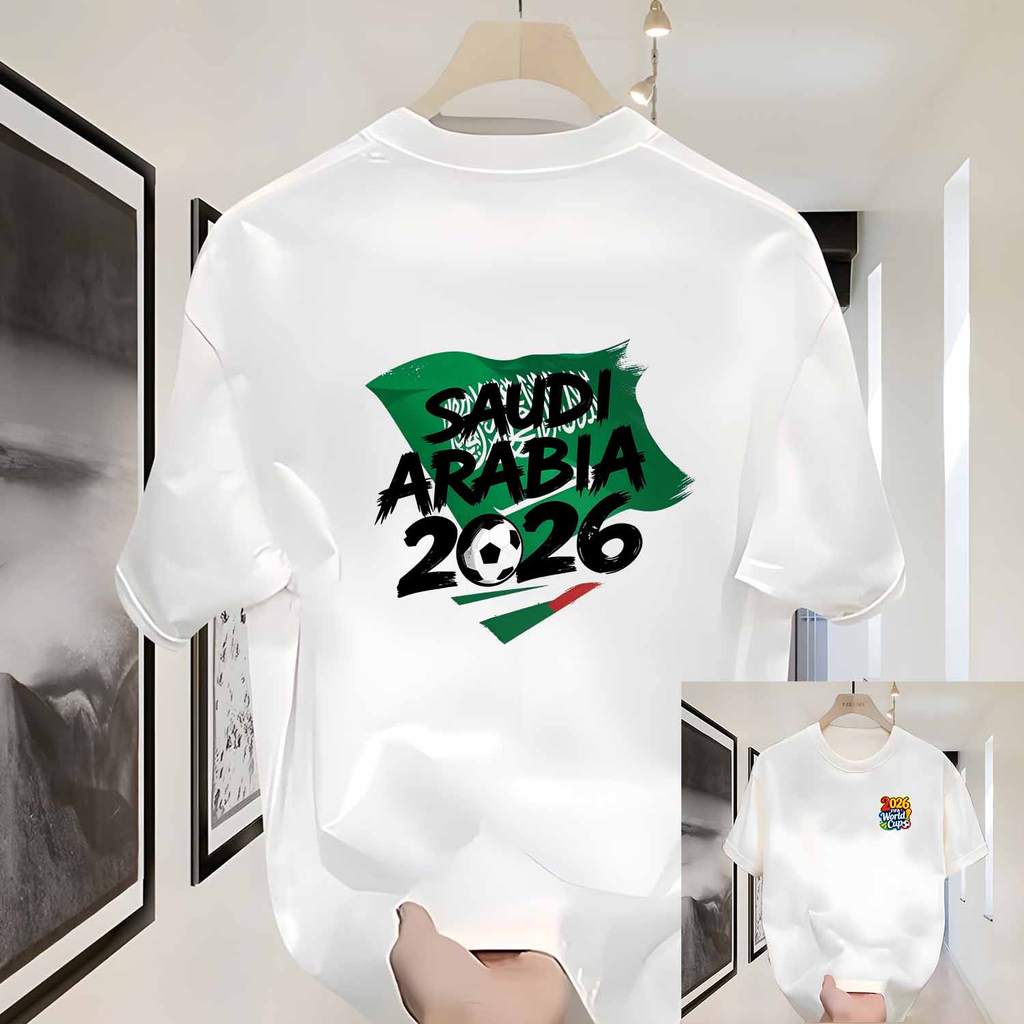 * COD * Piala Dunia FIFA 2026 Kaos Putih Oversize Motif Pelari Finish Line & Siluet Pemain Sepak Bol