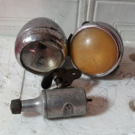 Lampu sepeda onthel kuno