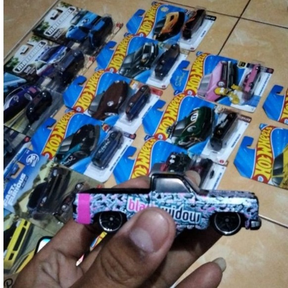 HOTWHEELS CHEVY SILVERADO
