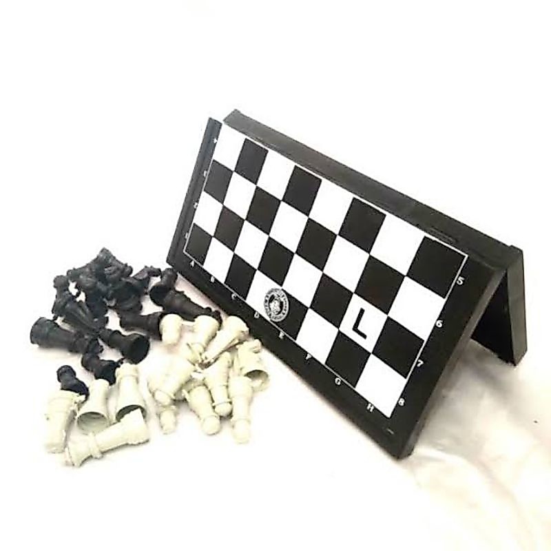 Catur Plastik Ukuran L