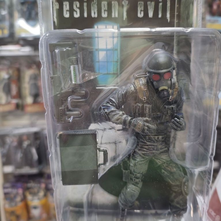 Neca Classic Resident Evil Item No. 39321 Zombie Dog-Training Figure Model 7inch Action Figure Colle