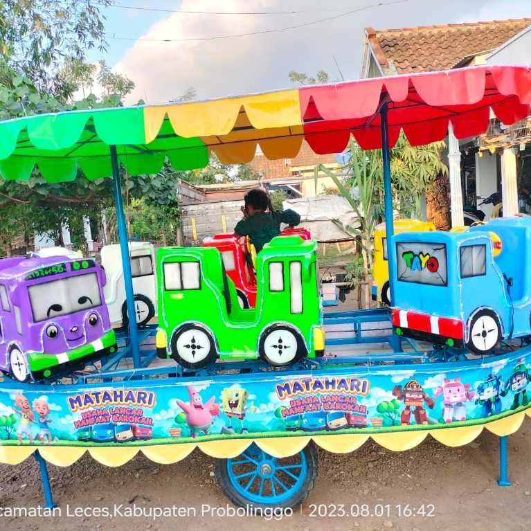 ODONG ODONG KERETA PANGGUNG TAYO