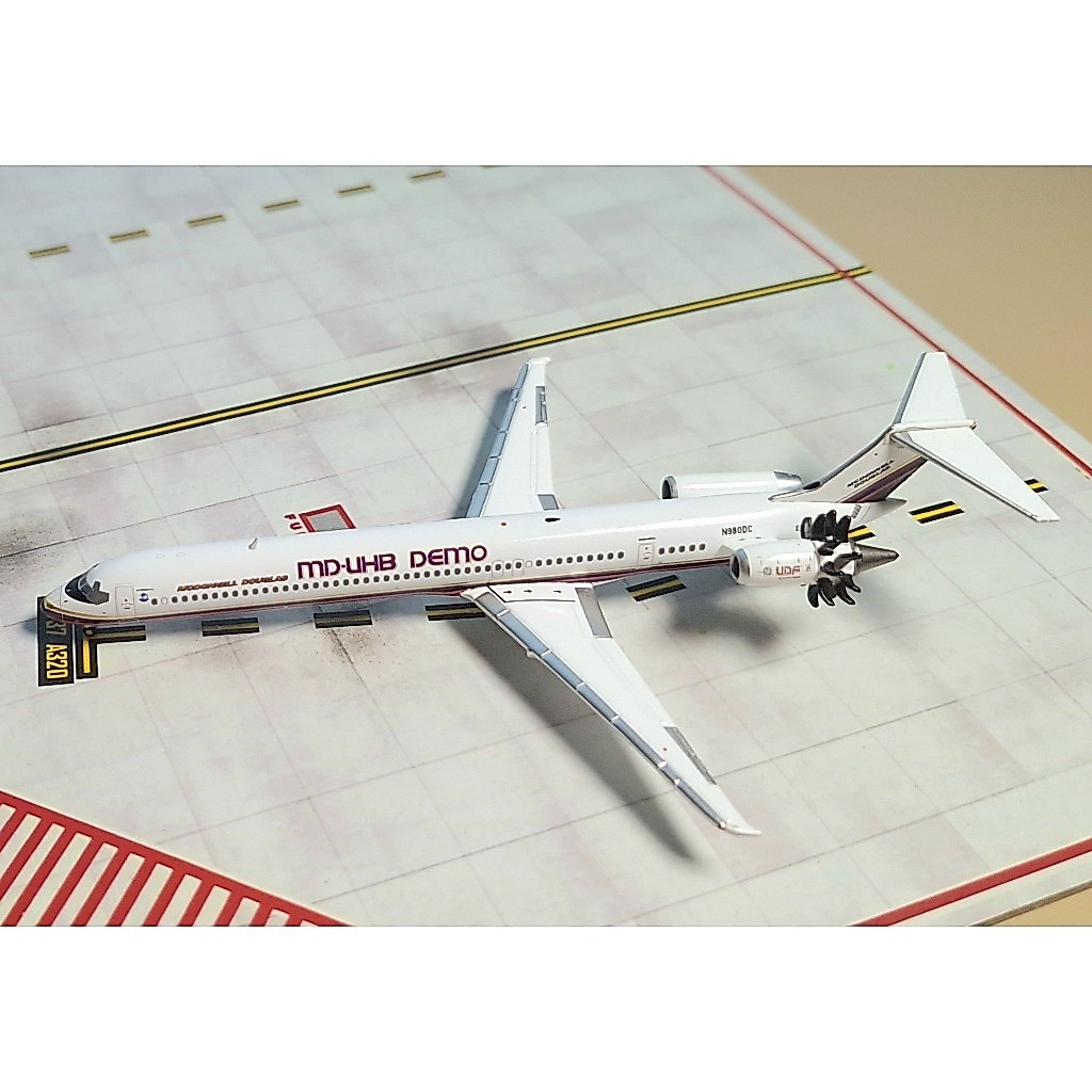 Diecast Pesawat McDonnell Douglas MD-UHB Demo - McDonnell Douglas DC-9-81 registration N980DC JC Win