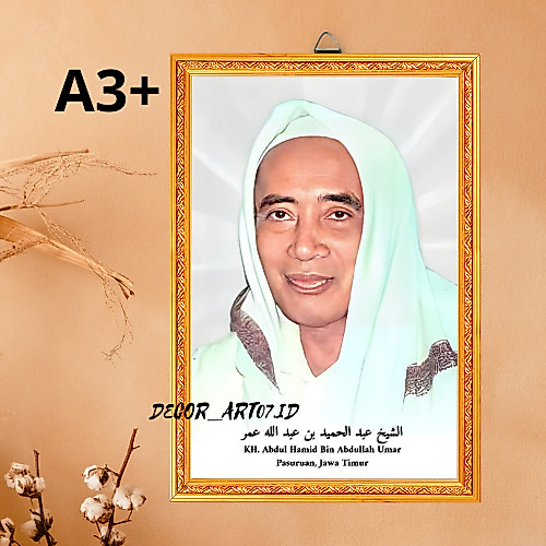 Foto Poster KH Abdul Hamid / Mbah Hamid Pasuruan Ulama Wall Decor Kayu Frame -Dekor_Art07