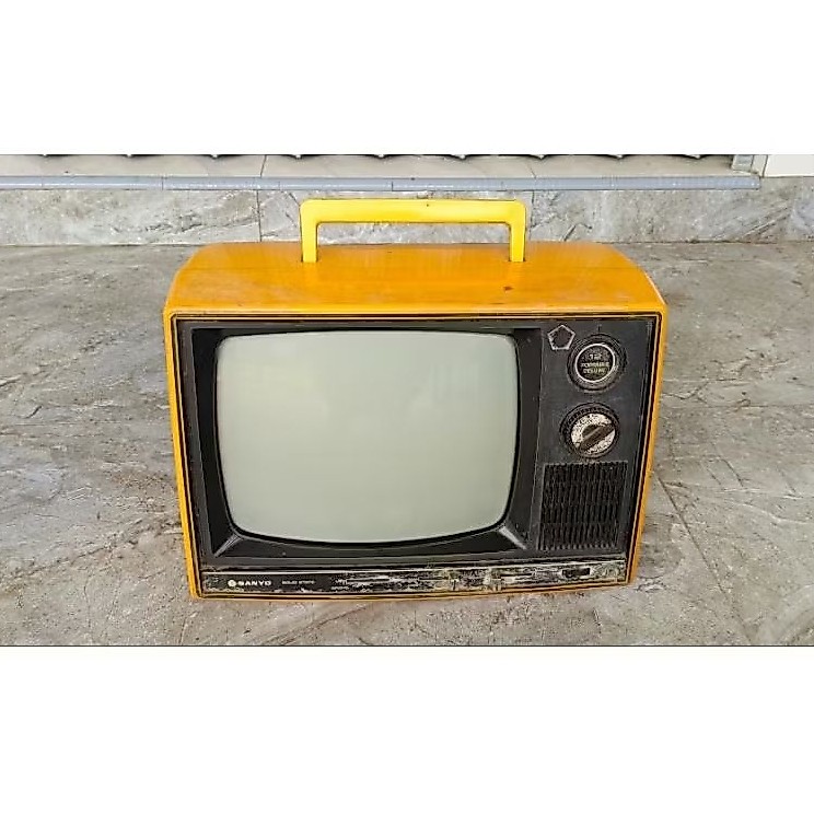tv antik jadul Vintage sanyo kuning