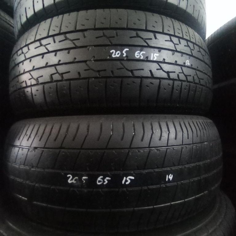 Ban Mobil Bekas Bridgestone B250 205/65R15 2pcs Kondisi 75 persen Second Bagus