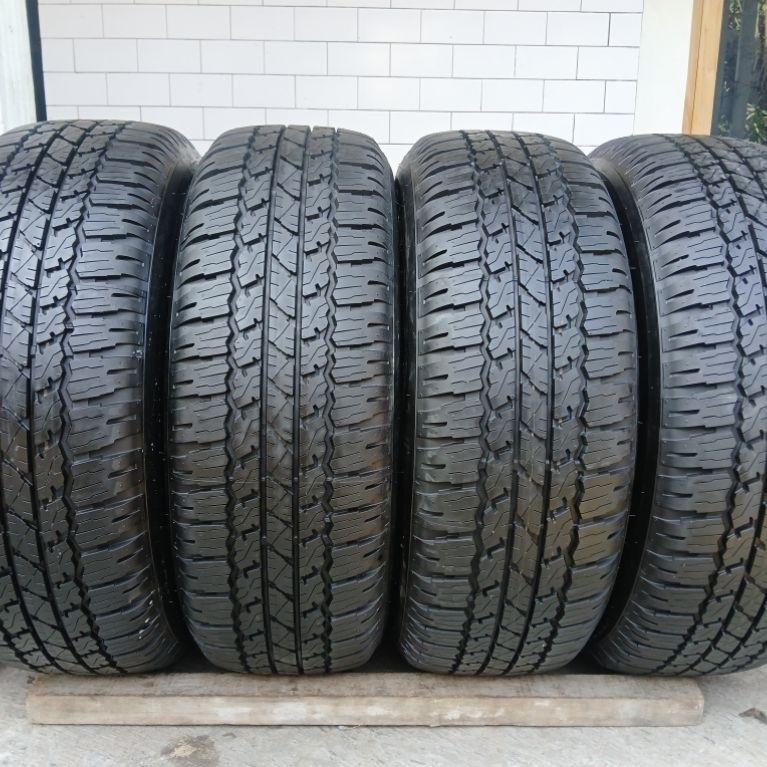 Ban Bridgestone 99% 265/65 R17