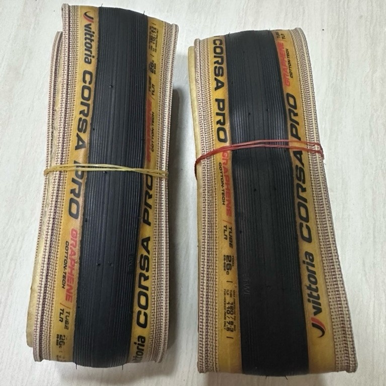 Ban Sepeda VITTORIA CORSA PRO GRAPHENE 25mm 2bj sepasang