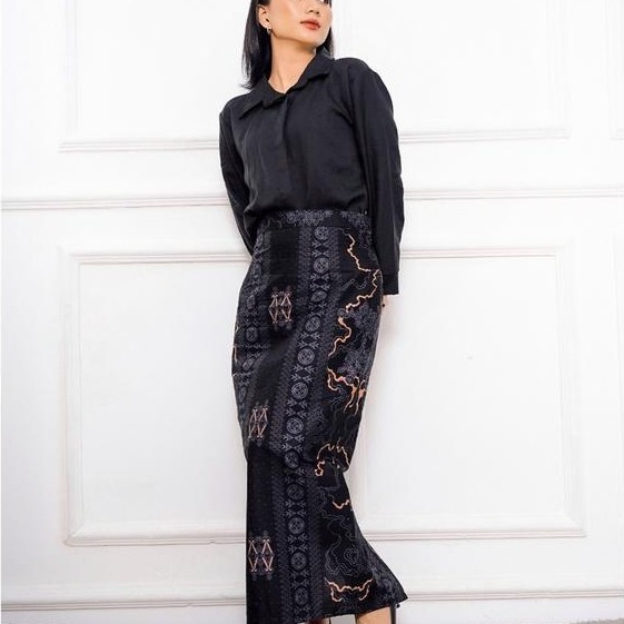 Laskala x IVOR Sentani Skirt Rok Batik Hitam Panjang