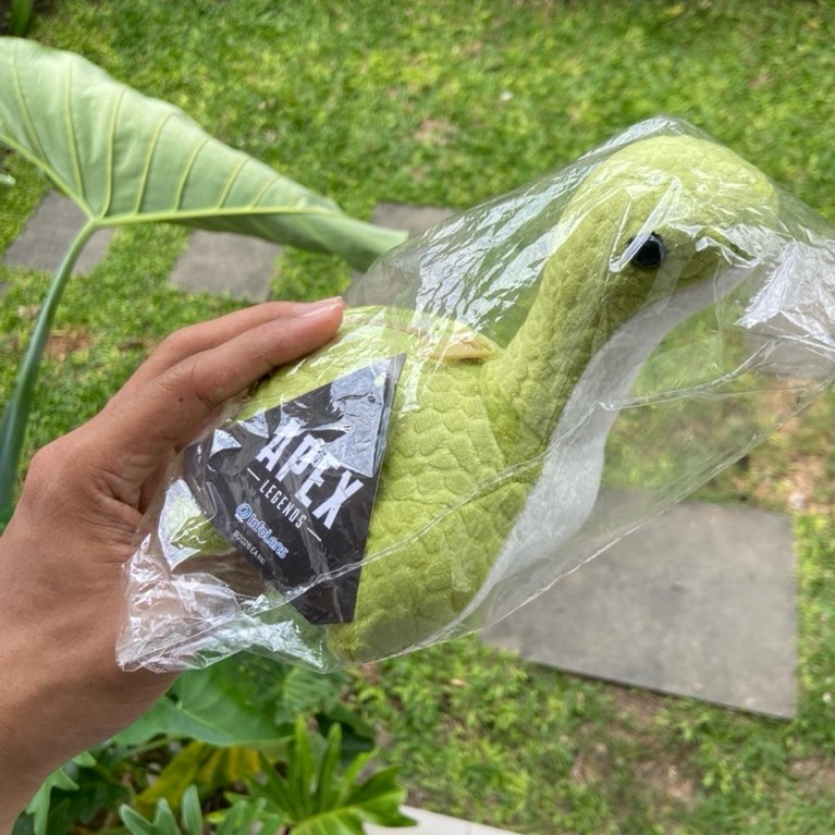Plushie Nessie Apex Legends