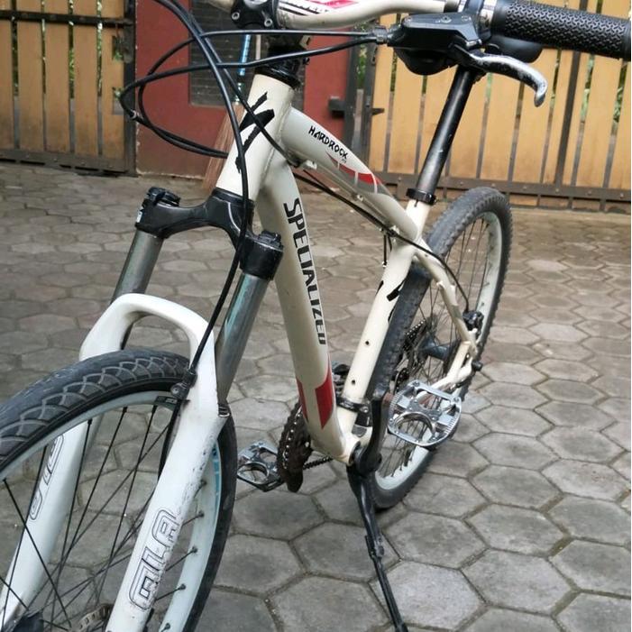 Specialized Hardrock sepeda MTB