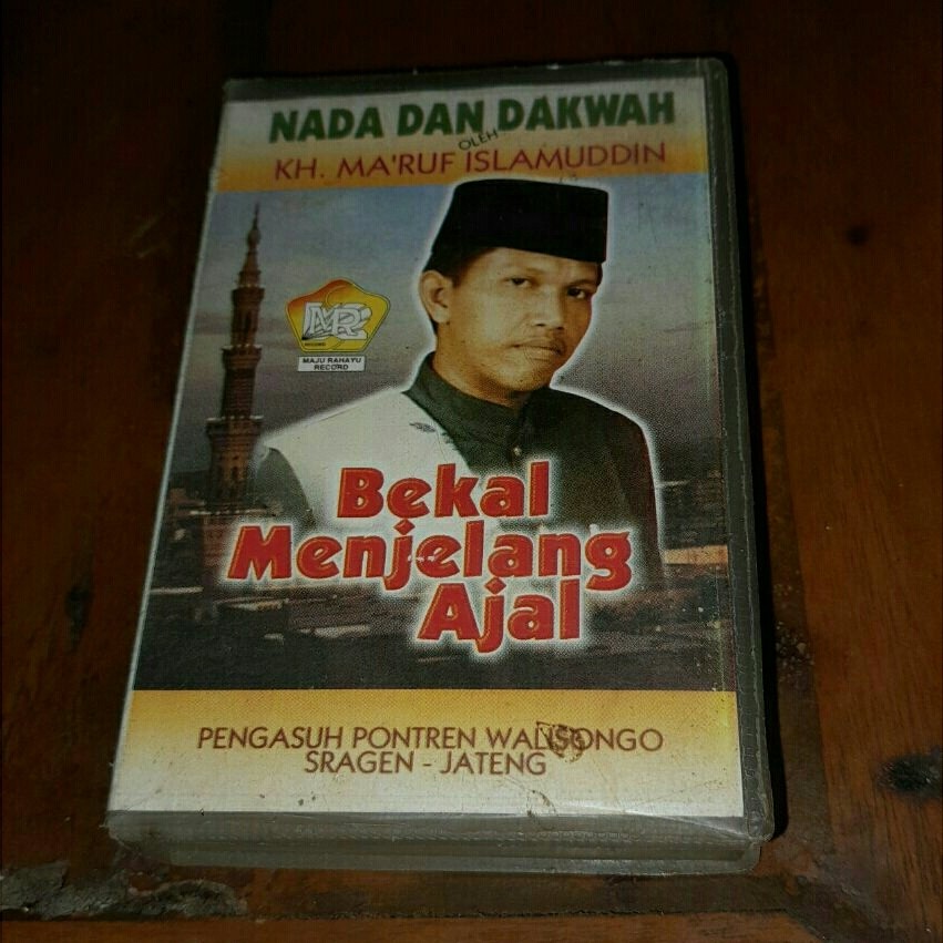 Kaset pita KH Ma'aruf Islamuddin
